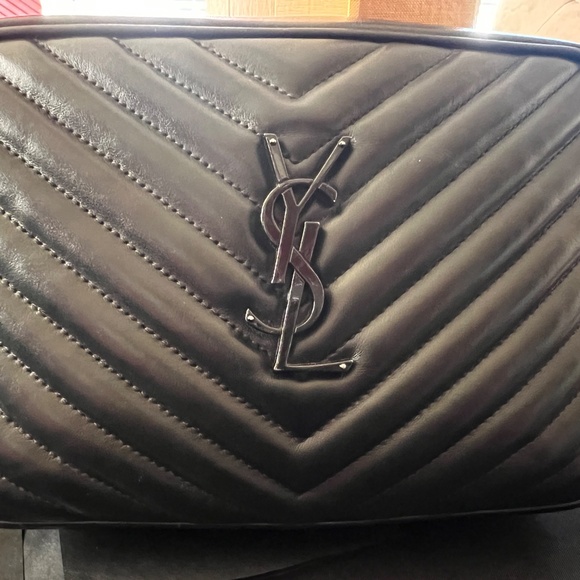 YSL All Black Lou Camera Bag - Like New with back pocket - Picture 5 of 16